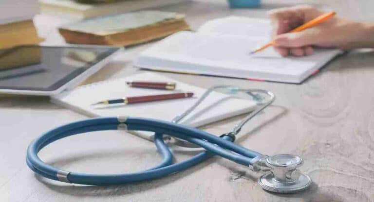 MBBS : महाराष्ट्रातील एमबीबीएसच्या विद्यार्थ्यांना केंद्र सरकारचा दिलासा – डाॅ. भारती पवार