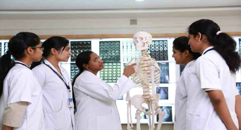 Medical Colleges : सावधान! मेडिकलसाठी तयारी करत असाल तर ‘या’ महाविद्यालयांमध्ये प्रवेश घेणे टाळा