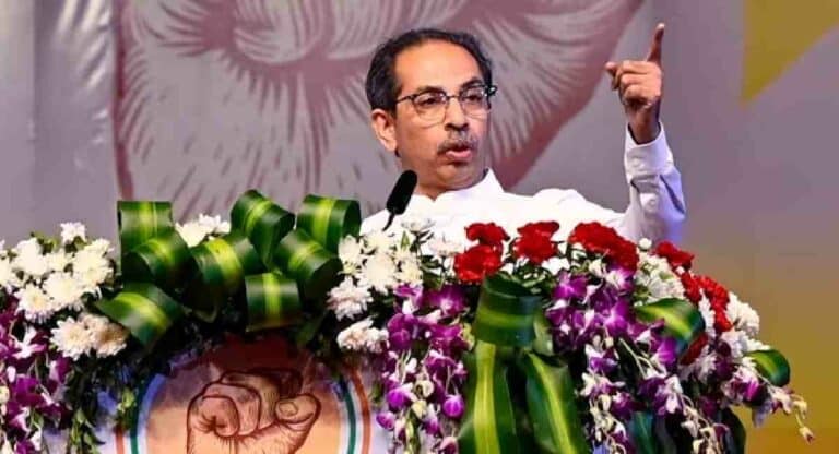 Uddhav Thackeray : काँग्रेसच्या दिवंगत मुख्यमंत्र्याचा काँग्रेस नेत्यांच्या उपस्थितीत अवमान