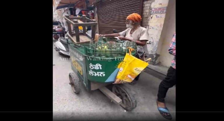 लोक पोट भरण्यासाठी भीक मागतात, मी मेहनत करतो; ८० वर्षांच्या आजारी वृद्धाची भावूक कहाणी