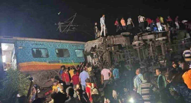 Odisha Train Accident : ओडिशा अपघातातील मृतांचा आकडा २३३ वर, मृतांच्या नातेवाईकांना १० लाखांची मदत जाहीर