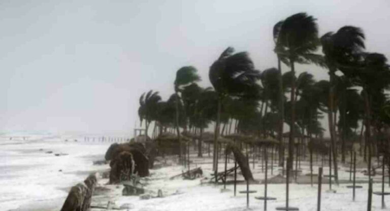 Biporjoy Cyclone : येत्या 36 तासात चक्रीवादळ अधिक तीव्र होणार ; ‘या’ चार राज्यांना सतर्कतेचा इशारा