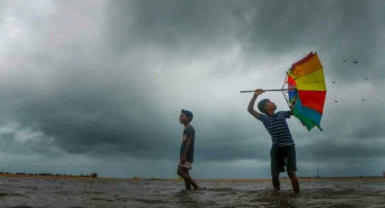 Monsoon : मान्सूनच्या आगमनासाठी अनुकूल वातावरण, जाणून घ्या राज्यात केव्हा बरसणार मान्सून सरी?