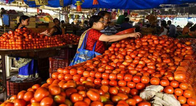 सर्वसामान्यांना महागाईचा फटका, टोमॅटो ६० रुपये किलो