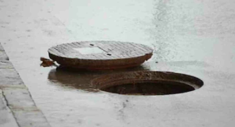 Manholes : मलवाहिन्यांच्या साफसफाईचा मार्ग मोकळा; ‘त्या’ सात वाहनांच्या देखभाली आणि प्रचालनासाठी सुमारे १७ कोटींचा खर्च