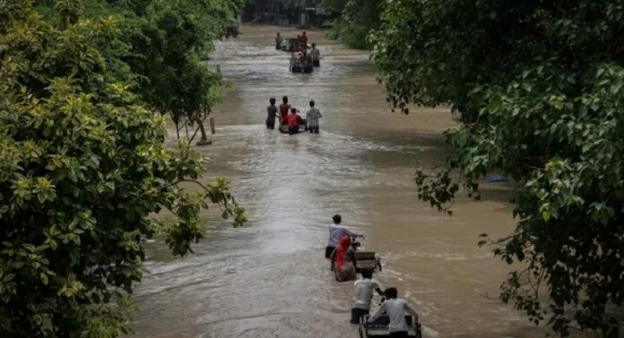 राजधानीत यमुनेच्या पुराचे थैमान; लोकांचे सुरक्षित ठिकाणी स्थलांतर