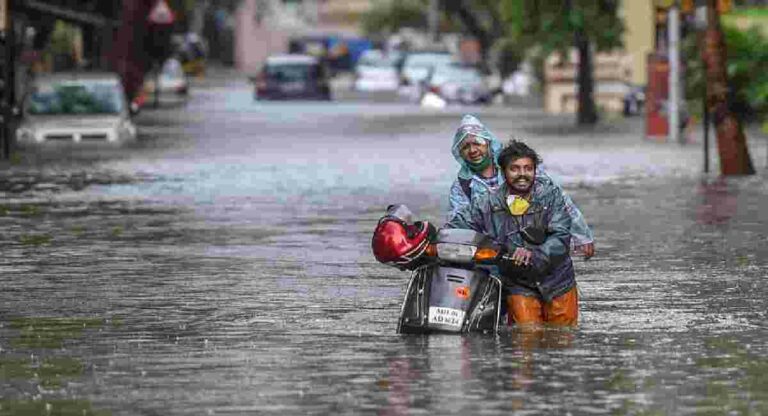 Heavy Rain : मुसळधार पावसाने शहराला झोडपले; अनेक ठिकाणी पाणी साचल्याने जनजीवन विस्कळीत