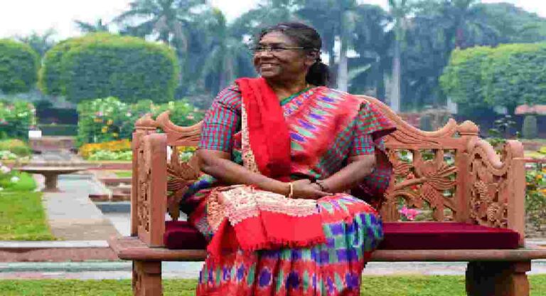 President Draupadi Murmu : वर्षपूर्ती निमित्त राष्ट्रपती द्रौपदी मुर्मू यांनी केले अनेक उपक्रमांचे उद्घाटन