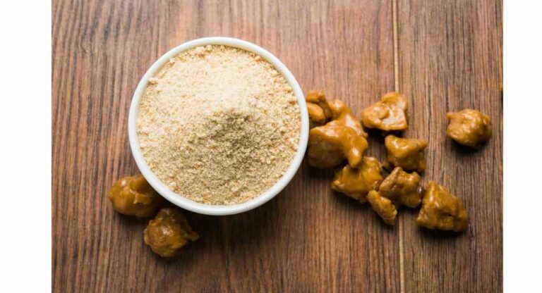 Asafoetida : चिमूटभर हिंग आणि चेहऱ्यावर चमक