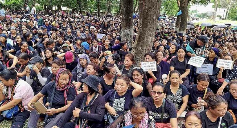 Manipur : मणिपूरमध्ये म्यानमारमधून ७१८ नागरिकांची घुसखोरी; हुसकावून लावण्याचे आसाम रायफल्सला आदेश 
