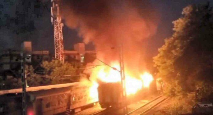 Madurai Train Fire : लखनौ-रामेश्वरम रेल्वेमध्ये ती एक चूक आणि रेल्वे झाली 'The Burning Train'