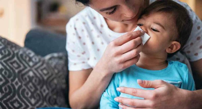 Health : लहान मुलांमध्ये सर्दी खोकल्याचा त्रास वाढला