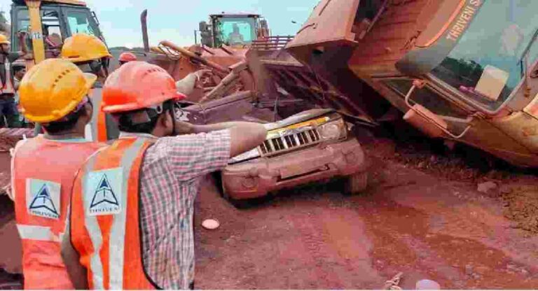 Gadchiroli Accident : सुरजागड लोहखनिज प्रकल्प; उत्खनन करणारे वाहन कोसळून अभियंत्यासह तिघांचा मृत्यू