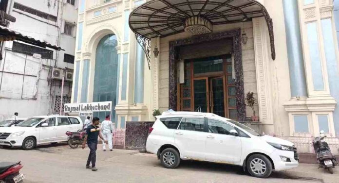 ED Raids RL Jewellers : जळगावच्या राजमल लखीचंद ज्वेलर्सवर ईडीचा छापा : राष्ट्रवादी काँग्रेसचे नेते ईश्वरलाल जैन अडचणीत