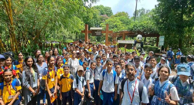 Veermata Jijabai Bhosale Zoo : राणीबागेत सहल : शालेय विद्यार्थ्यांना मनोरंजनासह वनस्पतिशास्त्राचे धडे