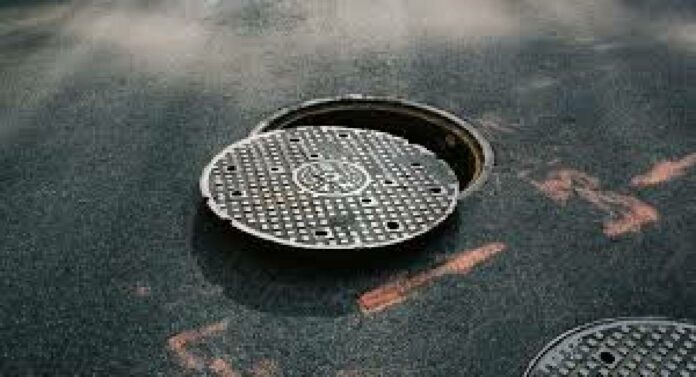 Manhole Covers Theft : मुंबईच्या मॅनहोल झाकणांचे गुजरात कनेक्शन