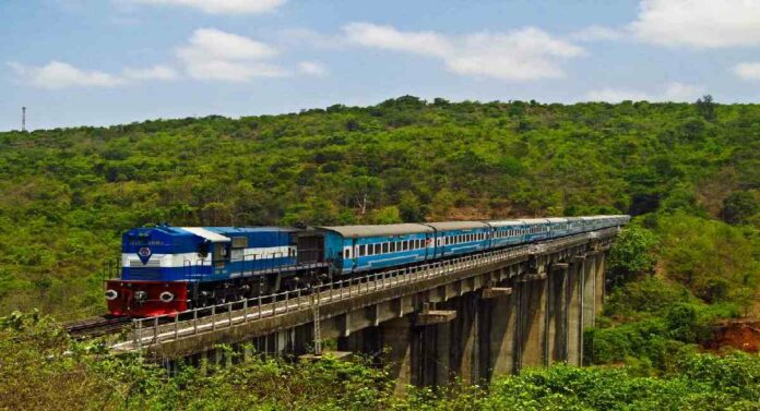 Konkan Railway च्या 'या' गाड्या १ महिना एलटीटीऐवजी पनवेलपर्यंत धावणार, कोकण रेल्वे प्रशासनाने दिली माहिती