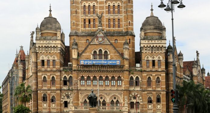 BMC : मुंबई महानगरपालिकेच्या 5 रुग्णालयांत 439 डॉक्टरांची पदे रिक्त