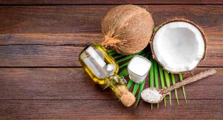 Coconut Oil : खोबरेल तेलाचा योग्य उपयोग देईल जादुई फायदे, केस होतील घनदाट