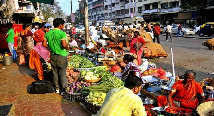 Hawkers : फेरीवाल्यांची बजबजपुरी!