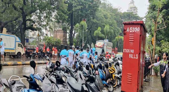 Rain In Dahihandi : पावसाने गोविंदा गारठले