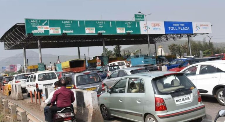 Toll Hike : खड्ड्यांमुळे त्रस्त असलेल्या मुंबईकरांवर टोलवाढीचा भुर्दंड?