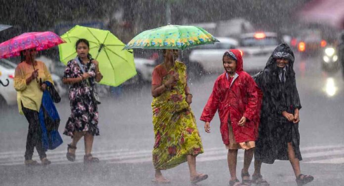 Rain Update :मुंबई पुण्यासह राज्यभरात पावसाची हजेरी