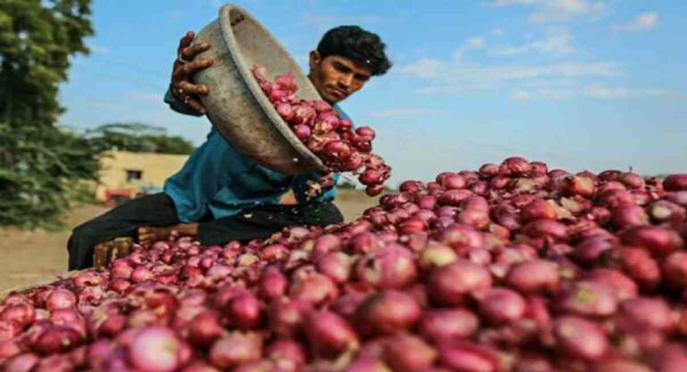 Nashik onion auction  : ऐन गणेशोत्सवात कांदा लिलाव बंद