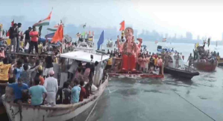 Lalbaugcha Raja Visarjan 2023 : पुढच्या वर्षी लवकर येण्याचं आश्वासन देऊन तब्बल २२ तासांनी लालबागच्या राजाचं विसर्जन