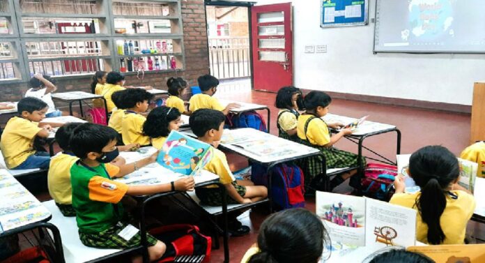 Municipal Schools : महापालिका शाळांमधील मुलांना ज्ञानासह टेक्नोसॅव्ही करा