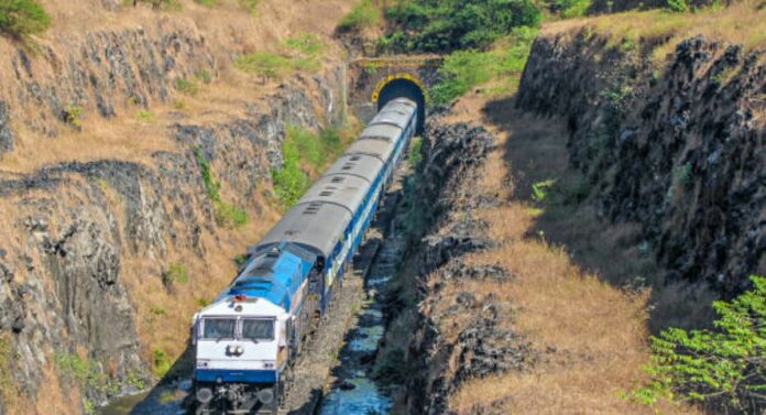 Konkan Railway : ७ सप्टेंबरला कोकण रेल्वेवर मेगाब्लॉक, 'या' गाड्यांवर होणार परिणाम; वाचा सविस्तर...