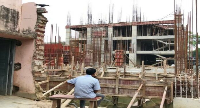 Building Redevelopment : इमारतींच्या पुनर्विकासातील अडथळा कराल तर सावधान