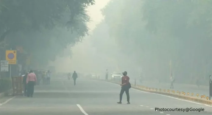 Air Pollution: मुंबईतल्या प्रदूषणाने दिल्लीलाही मागे टाकलं, पर्यावरण कायद्यांचे उल्लंघन करणाऱ्या कंपन्यांना नोटिस