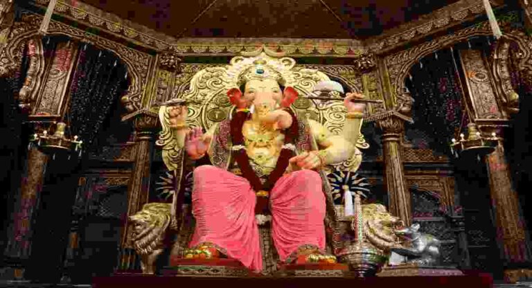 Lalbaugcha Raja : लालबागच्या राजाचरणी भाविकांकडून भरभरुन दान; दानपेटीत साडे तीन किलो सोने, तर…