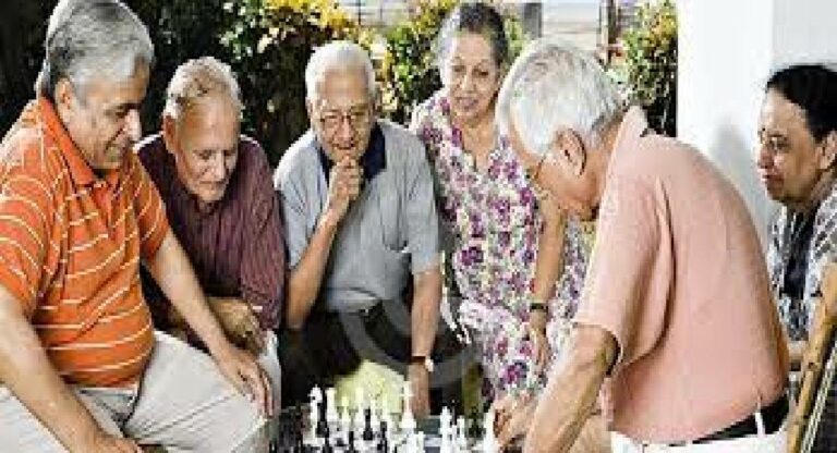 Senior Citizen : मुंबईत ज्येष्ठ नागरिकांसाठी विरंगुळा केंद्र उभारणार; दीपक केसरकर यांची माहिती