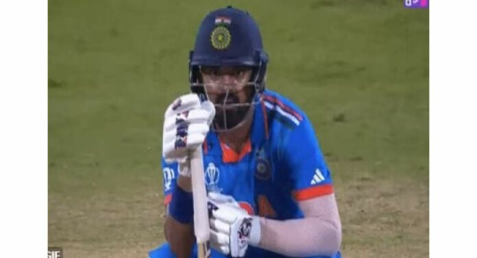 K L Rahul Reaction After The Six : विजयी षटकारानंतर के एल राहुल मटकन खाली का बसला?