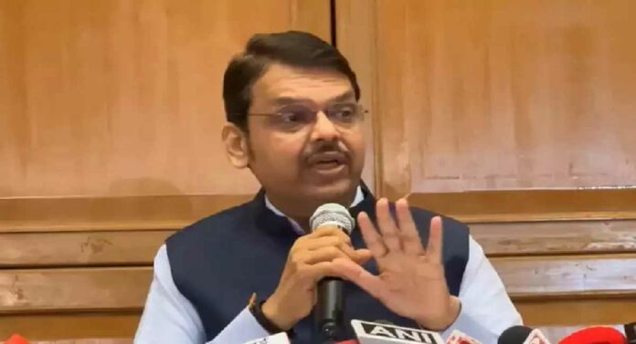 Devendra Fadnavis : वादग्रस्त कंत्राटी भरतीचा जीआर रद्द करण्याचा मोठा निर्णय, पवार-ठाकरेंवर गंभीर आरोप