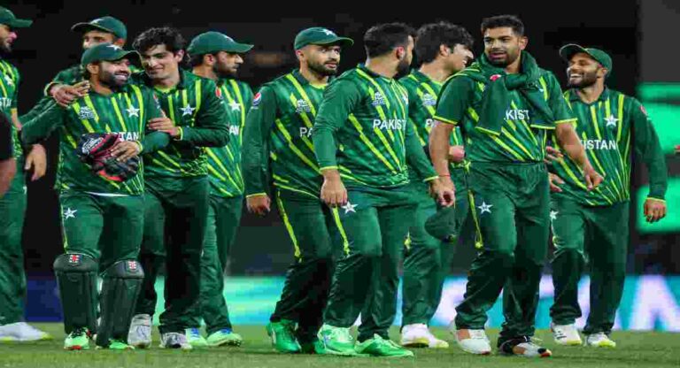 Pakistan Cricket Team : पाकिस्तानी खेळाडूंदरम्यान हमरीतुमरी झाल्याचा पाक मीडियाचा दावा, क्रिकेट बोर्डाने आरोप फेटाळले