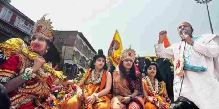 Dussehra in Kashmir : श्रीनगरमधील जनतेने ३३ वर्षांनी 'असा' लुटला दसऱ्याचा आनंद