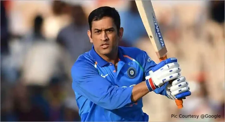 MS Dhoni Retirement : महेंद्रसिंग धोनी ‘मनाने’ तेव्हाच निवृत्त झाला होता…