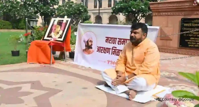 Maratha Reservation : 'या' मागणीसाठी खासदार हेमंत पाटील यांचे दिल्लीत लाक्षणिक उपोषण सुरू