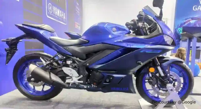 Yamaha R3 : यामाहा आर३ ही प्रिमियम बाईक डिसेंबरमध्ये येणार बाजारात, किंमत कळली तर व्हाल थक्क