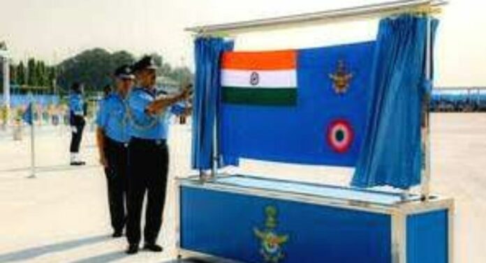 Indian Air Force Day : हवाई दलाचा नवीन ध्वज झळकला