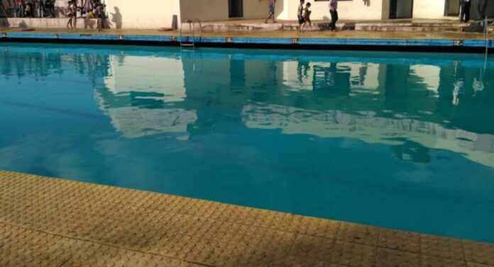 Swimming pool: जलतरण तलावात क्लोरिन वायू पसरल्याने नागरिकांना श्वसनाचा त्रास, परिसरात वाहतूक बंद