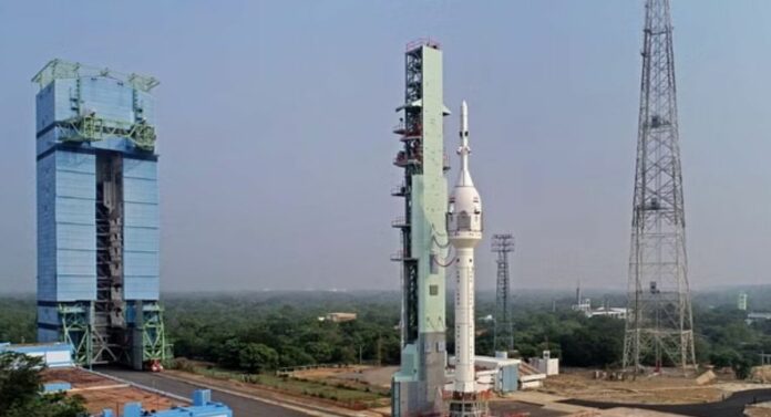 ISRO : गगनयान मोहिमेची पहिली उड्डाण चाचणी यशस्वी होईल का? कसे आहे स्पेसक्राफ्ट ...जाणून घ्या