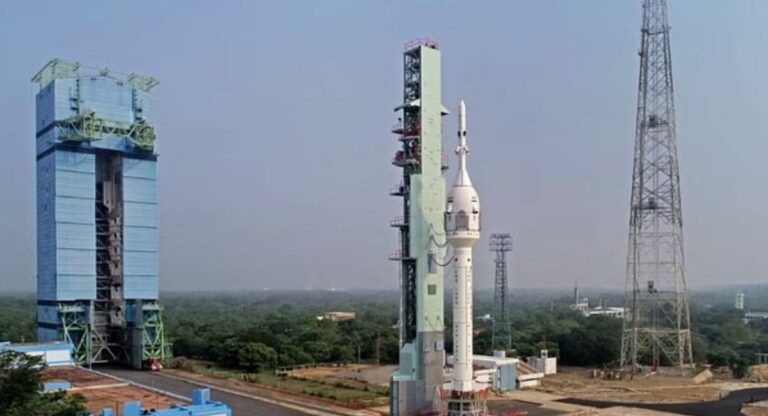 ISRO : गगनयान मोहिमेची पहिली उड्डाण चाचणी यशस्वी होईल का? कसे आहे स्पेसक्राफ्ट …जाणून घ्या