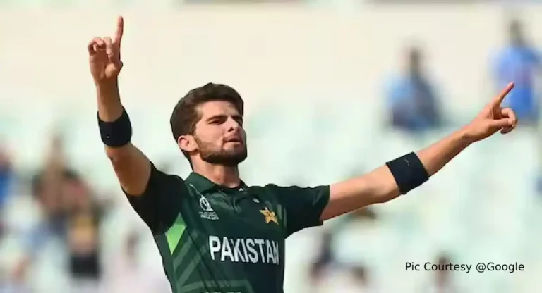 Shaheen Afridi on Top : पाकिस्तानच्या शाहीन आफ्रिदीने गोलंदाजांच्या क्रमवारीत पटकावलं अव्वल स्थान