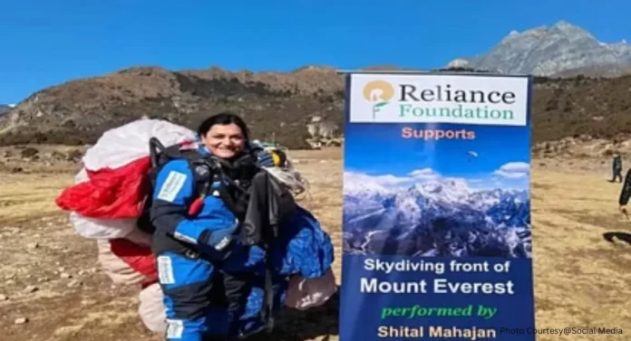 Skydiver Sheetal Mahajan: भारताच्या प्रसिद्ध स्कायडायव्हर शीतल महाजन यांचा नवा विक्रम !