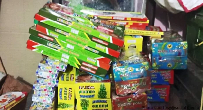 Green Fireworks: हरित फटाक्यांमध्ये आढळले घातक 'बेरियम', विक्रीवर निर्बंध आणण्यासाठी मुख्यमंत्र्यांकडे पत्राद्वारे मागणी