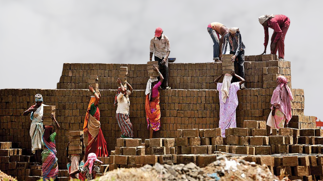 Mid Day Meal Scheme : ठेकेदारांचा ‘खुराक’ बंद, बांधकाम मजुरांसाठीची माध्यान्ह भोजन योजना सरकारने गुंडाळली